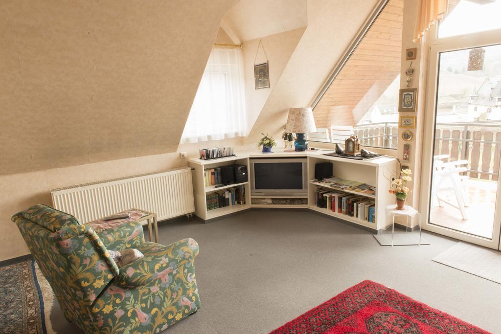 Ferienwohnung Burg Eltz ทรัยส์-คาร์เดิน ห้อง รูปภาพ